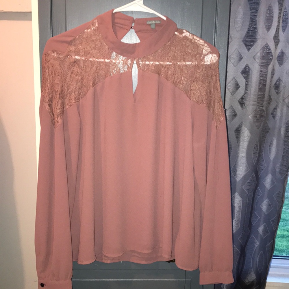 Cute Charlotte Russe long sleeve shirt.